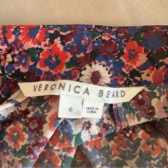 Veronica Beard Chilton Blouse. Berry Multi. Size 6 - Picture 6 of 9